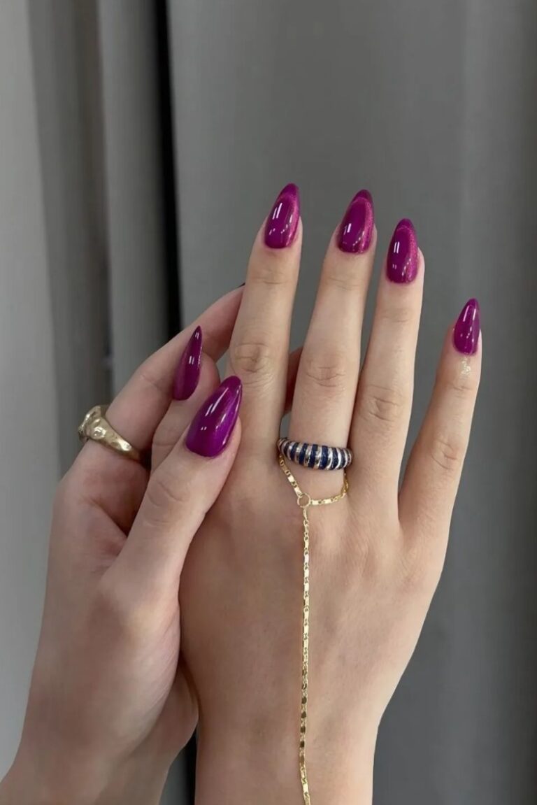 25 Classy Winter Nails to Keep Your Manicure Chic and Cozy